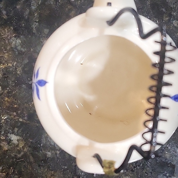 Vintage Blue Onion Pattern Tea Pot Set with Wire Spring Handle - Picture 9 of 14